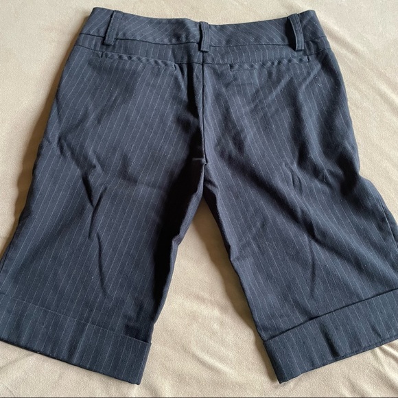XX3 Pinestriped Bermuda Shorts - Size Small - Picture 6 of 7